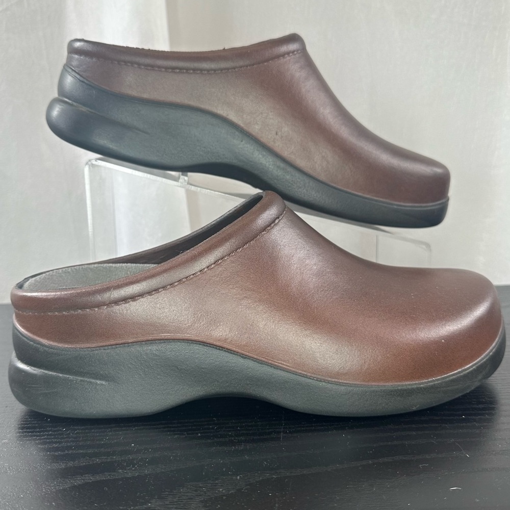 Klogs Brown Ginuwine Polyurethane Clogs Women’s 10M
